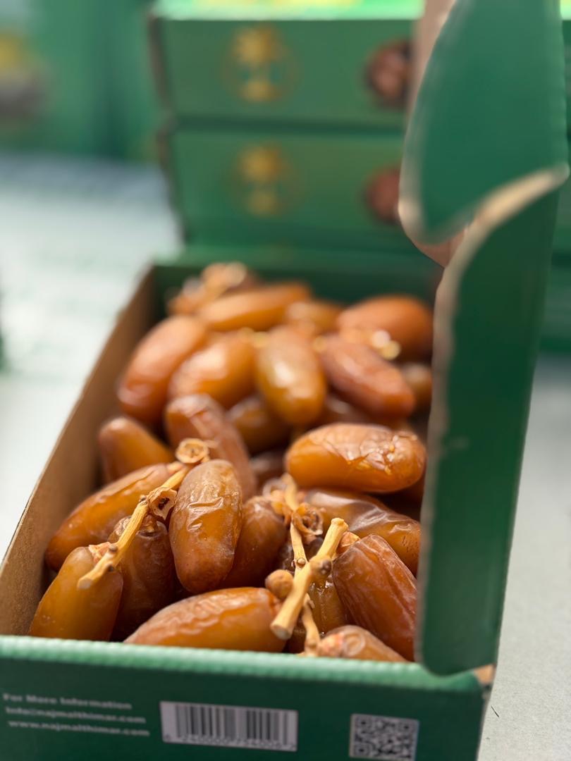 Premium Deglet Nour dates in Najm Althimar packaging